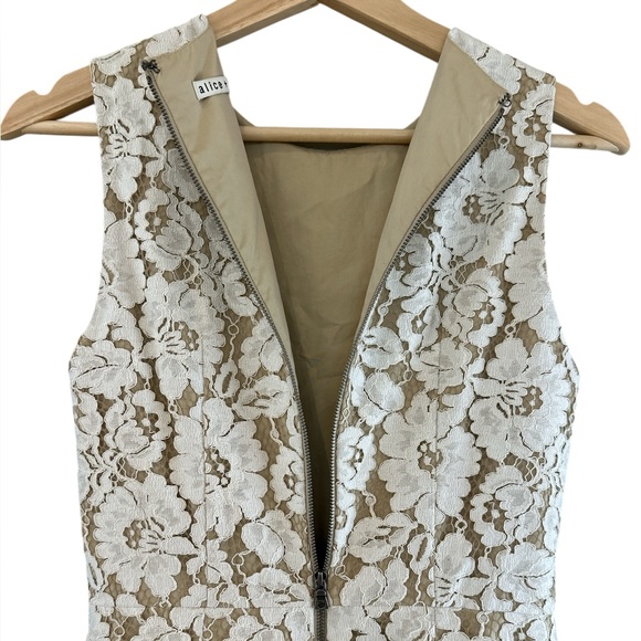 Alice & Olivia Leann Lace mini dress - Picture 9 of 12